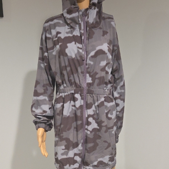 Zella Gray Camouflage Hooded Utility Jacket - Picture 2 of 8